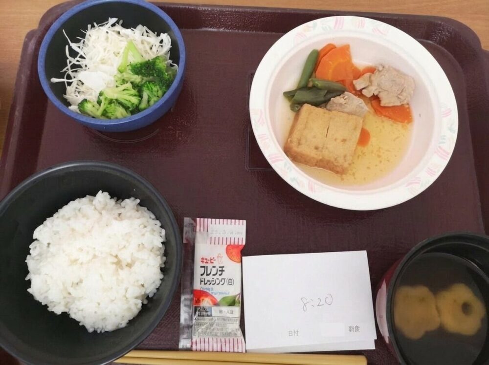 3日目朝食 高野豆腐の煮物